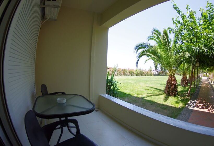 ガーデンビュースーペリアールーム, Eleftheria