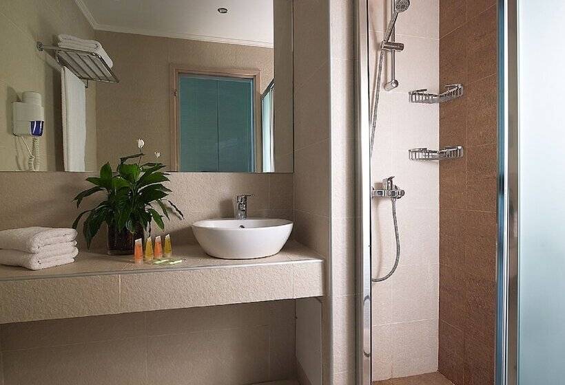 ガーデンビュースーペリアールーム, Eleftheria