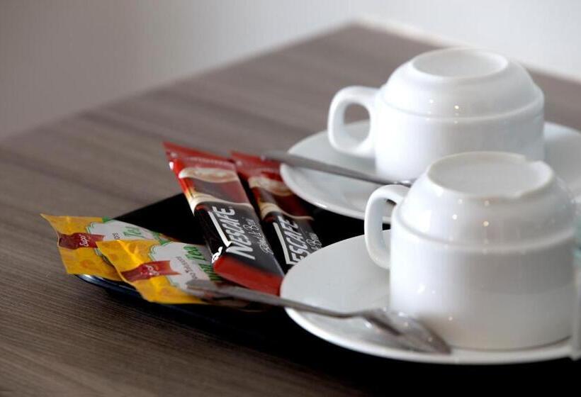 家庭间, G Hotel Gurney