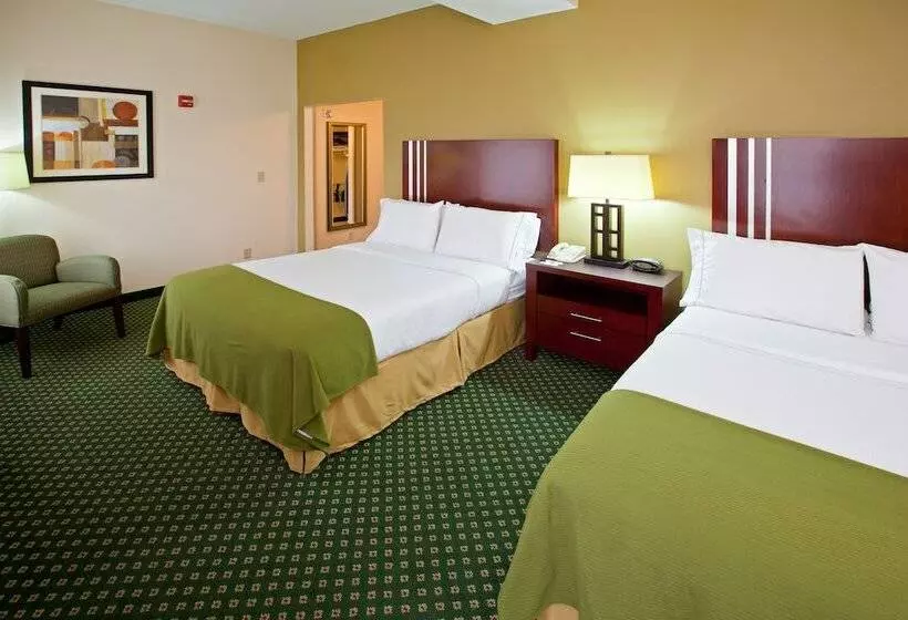 ２ダブルベッドのスタンダードルーム, Holiday Inn Express & Suites Indianapolis   East, An Ihg
