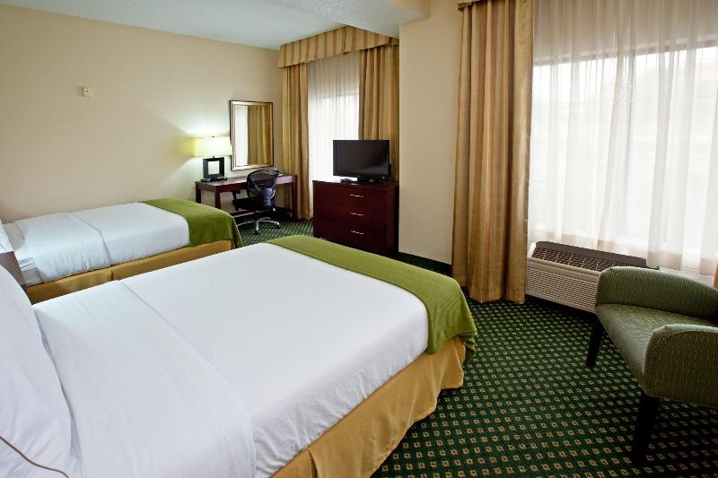 جناح, Holiday Inn Express & Suites Indianapolis   East, An Ihg