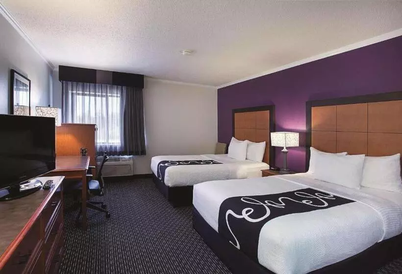 ２ダブルベッドのスタンダードルーム, La Quinta By Wyndham Baton Rouge Siegen Lane
