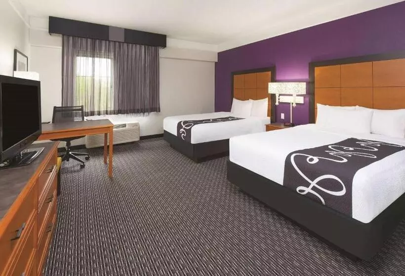 ２ダブルベッドのスタンダードルーム, La Quinta By Wyndham Baton Rouge Siegen Lane