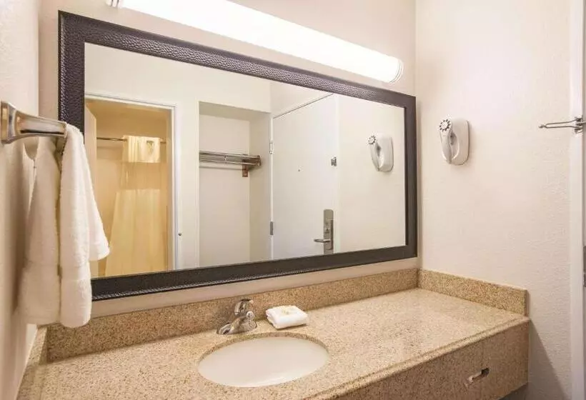 ２ダブルベッドのスタンダードルーム, La Quinta By Wyndham Baton Rouge Siegen Lane