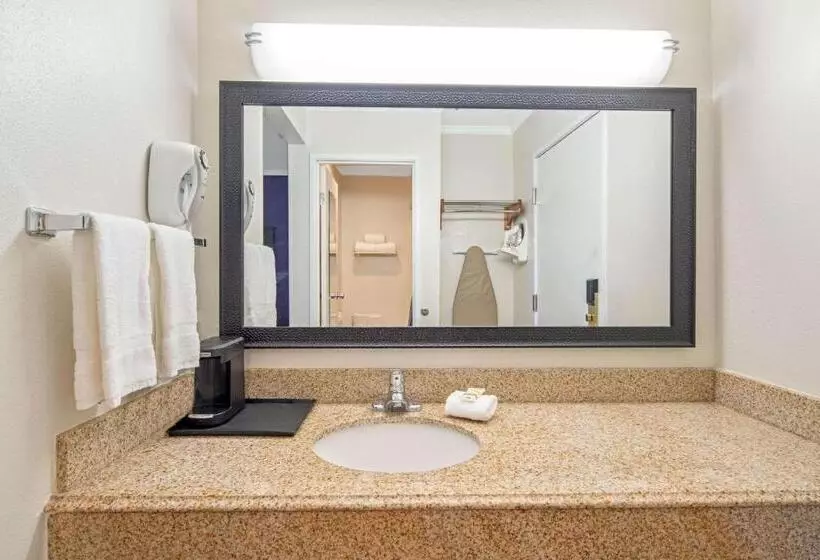 身障者適用スタンダードルーム, La Quinta By Wyndham Baton Rouge Siegen Lane