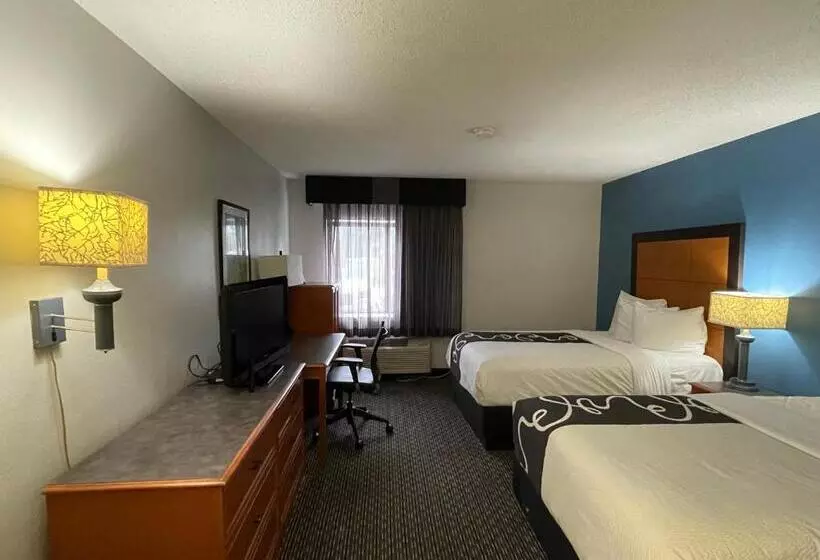 ２ダブルベッドのスタンダードルーム, La Quinta By Wyndham Baton Rouge Siegen Lane