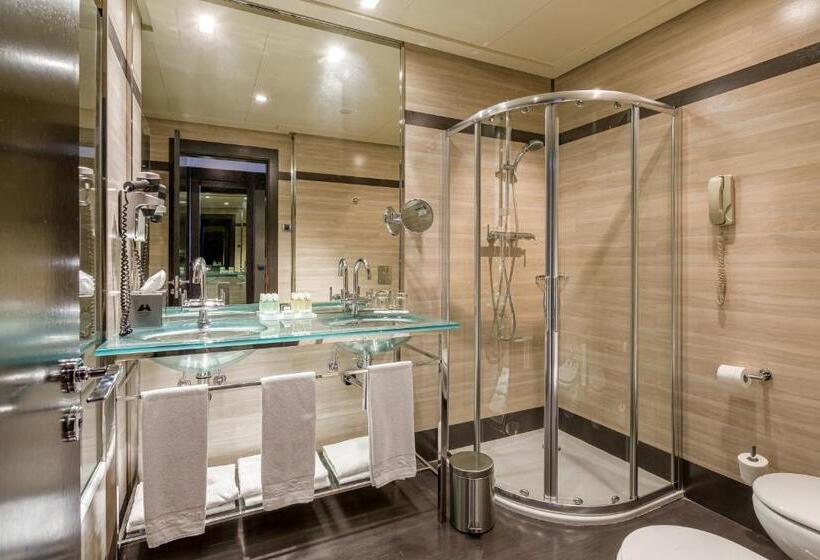 اتاق استاندارد, Maydrit Airport