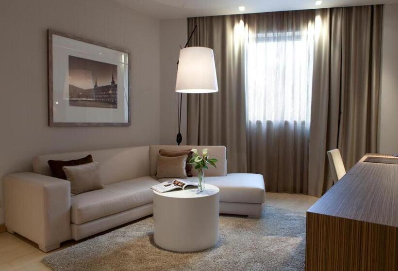 سوییت, Maydrit Airport