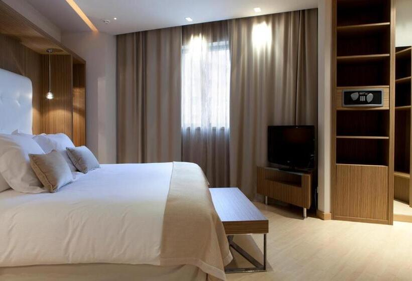 سوییت, Maydrit Airport