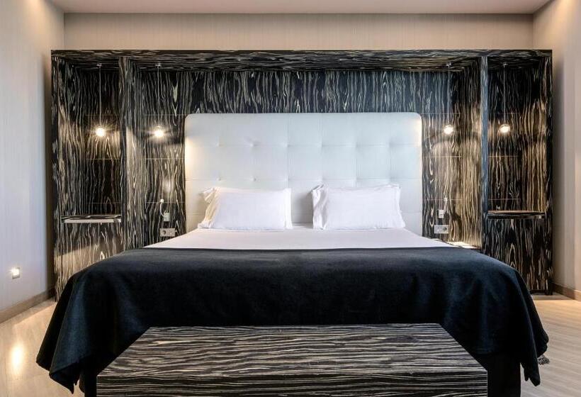 سوییت, Maydrit Airport