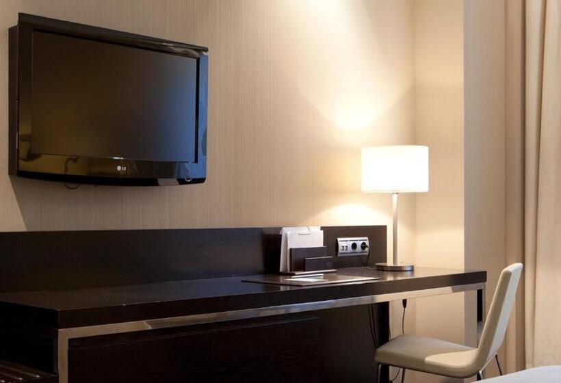 اتاق استاندارد چهار تخته, Maydrit Airport