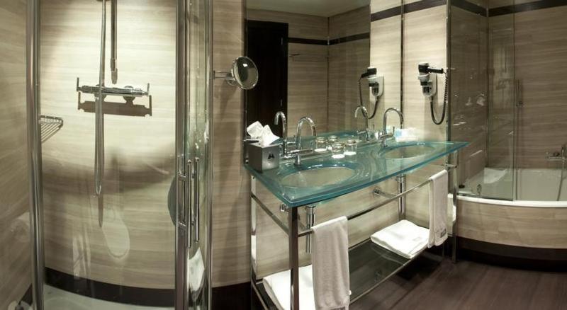 اتاق استاندارد, Maydrit Airport