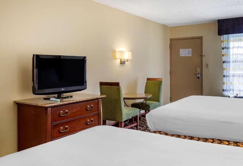 اتاق استاندارد, Quality Inn Near The Island Pigeon Forge