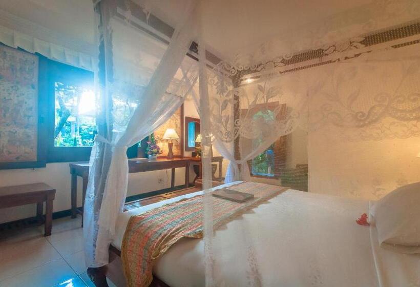 غرفة ديلوكس مطلة على حمام السباحة, Sahadewa Resort & Spa