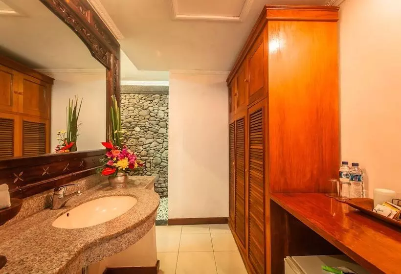 اتاق لوکس با چشم‌انداز استخر, Sahadewa Resort & Spa