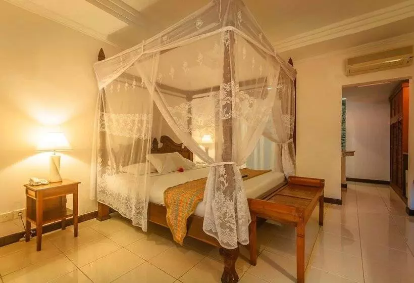 اتاق لوکس با چشم‌انداز استخر, Sahadewa Resort & Spa