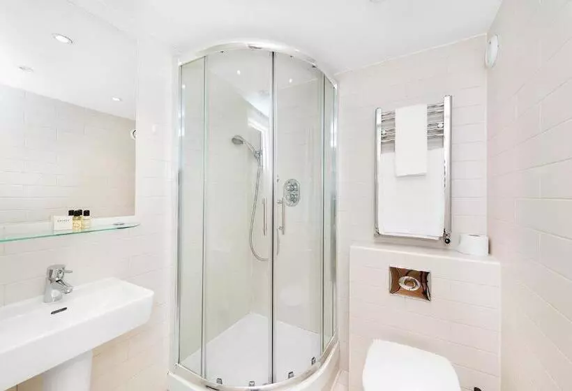スタンダードスタジオ, Hyde Park Executive Apartments