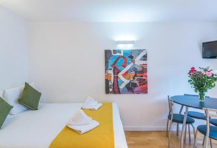 패밀리 아파트, Hyde Park Executive Apartments