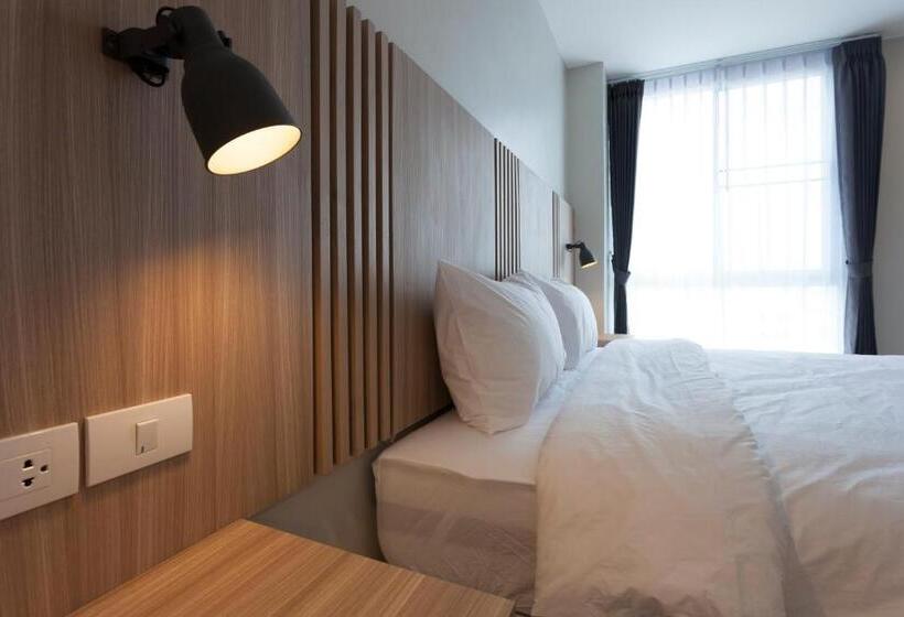 Номер Стандарт, อีซี่โฮเทล 2