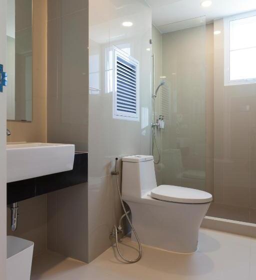 Семейный Номер, อีซี่โฮเทล 2