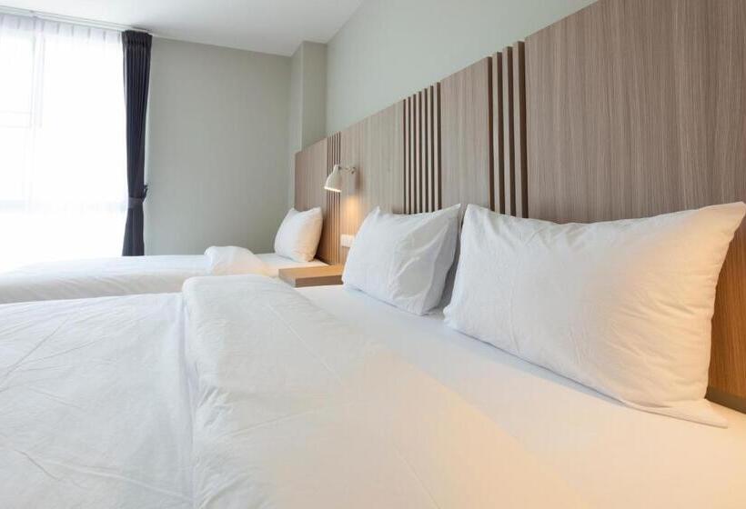 Семейный Номер, อีซี่โฮเทล 2