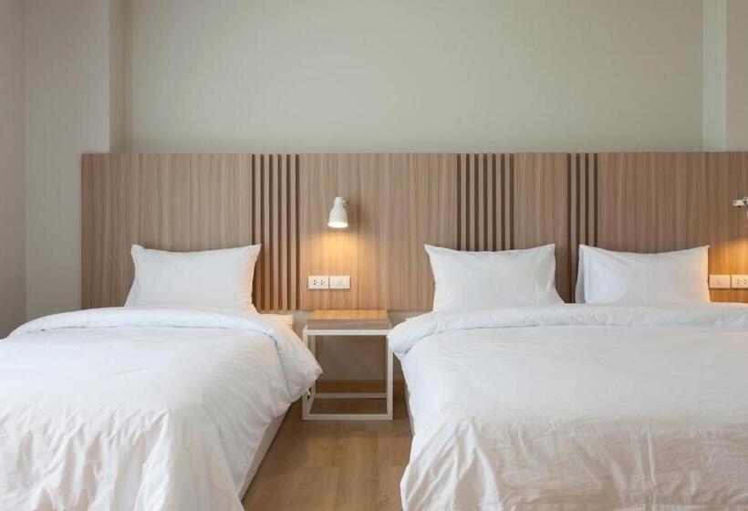 Семейный Номер, อีซี่โฮเทล 2