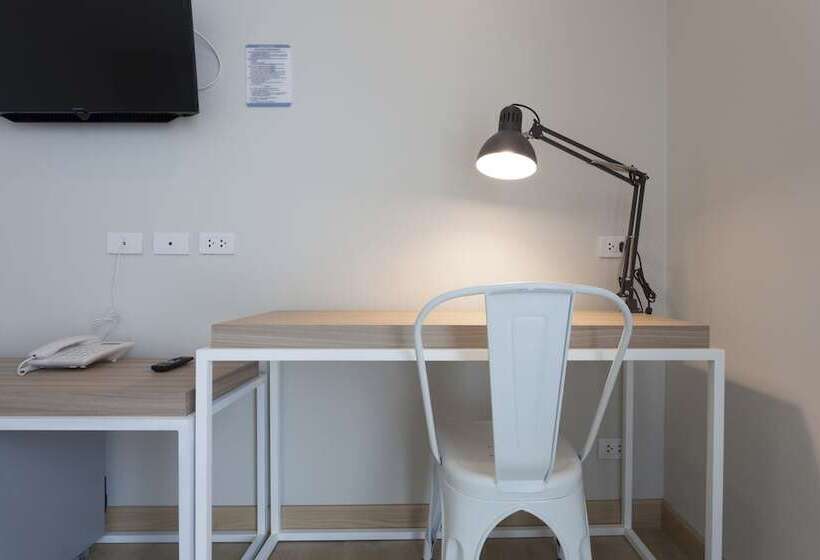 Семейный Номер, อีซี่โฮเทล 2