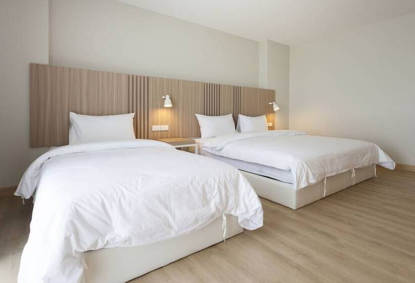 Семейный Номер, อีซี่โฮเทล 2