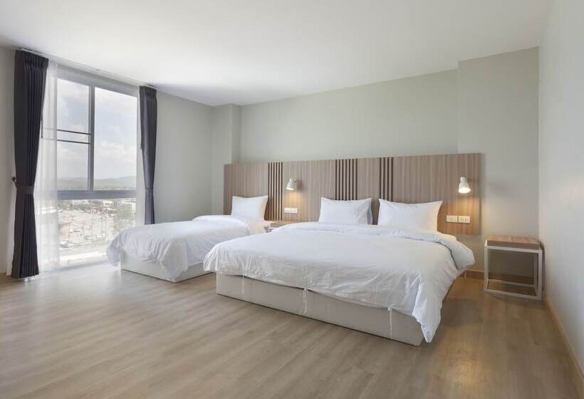 Семейный Номер, อีซี่โฮเทล 2