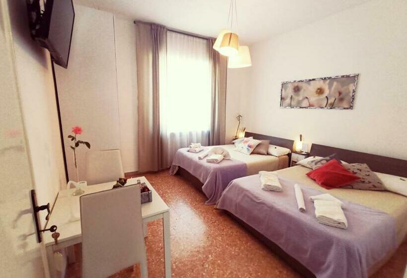 Standardzimmer Geteiltes Bad, Luce