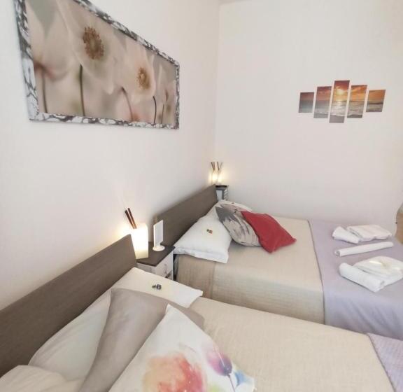 Standardzimmer Geteiltes Bad, Luce