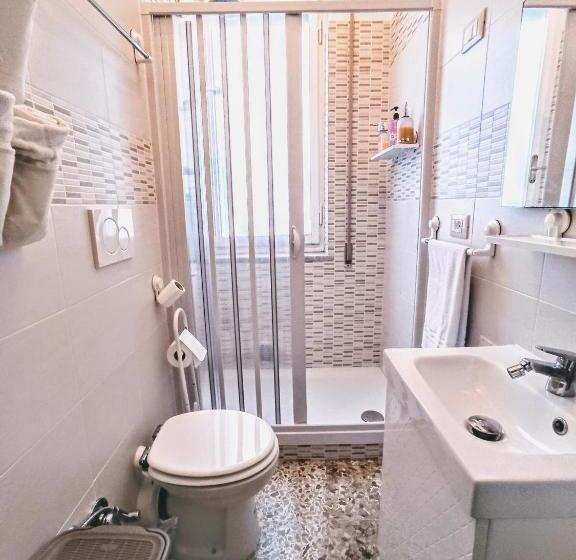 اتاق استاندارد با تخت بزرگ, Luce