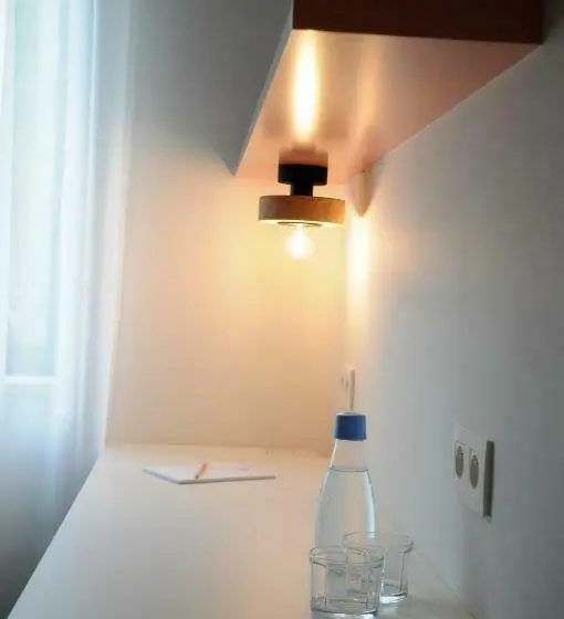 Chambre Standard Individuelle, Jerom