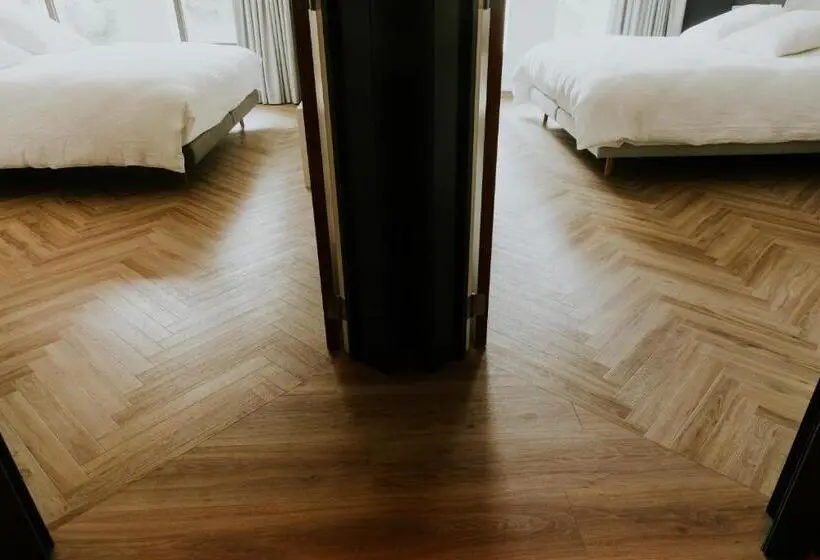 Chambre Basic, Jerom