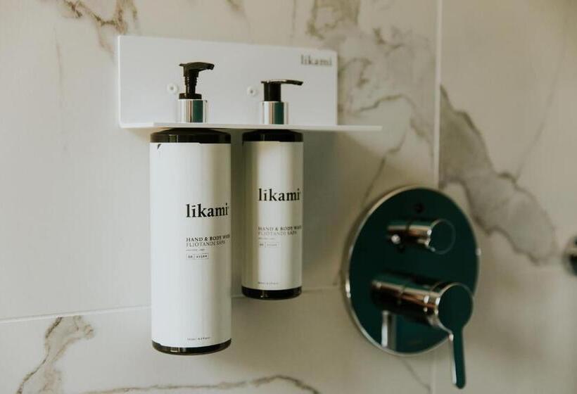 标准单人间, Jerom