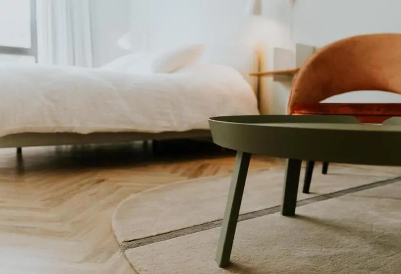 Chambre Deluxe, Jerom