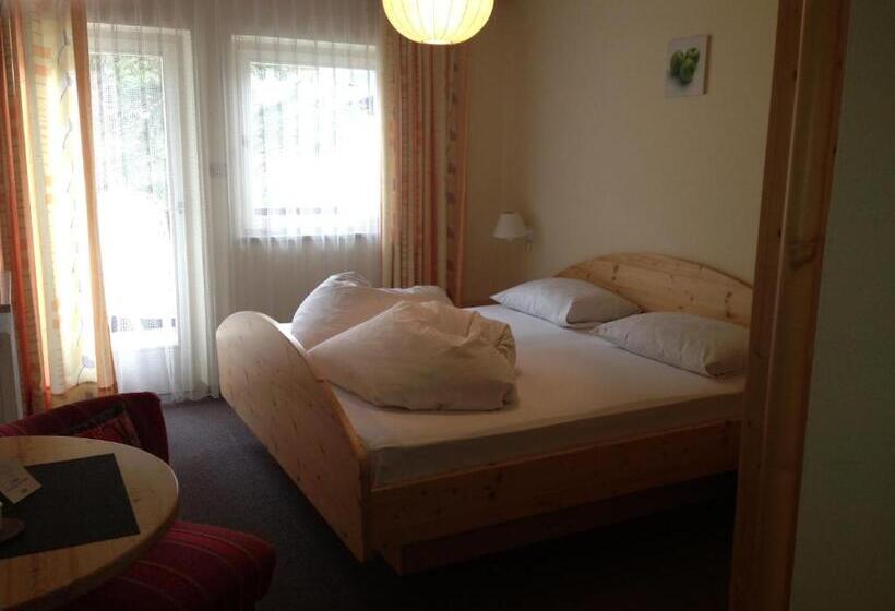 חדר בסיסי, Pension Lärchenhof