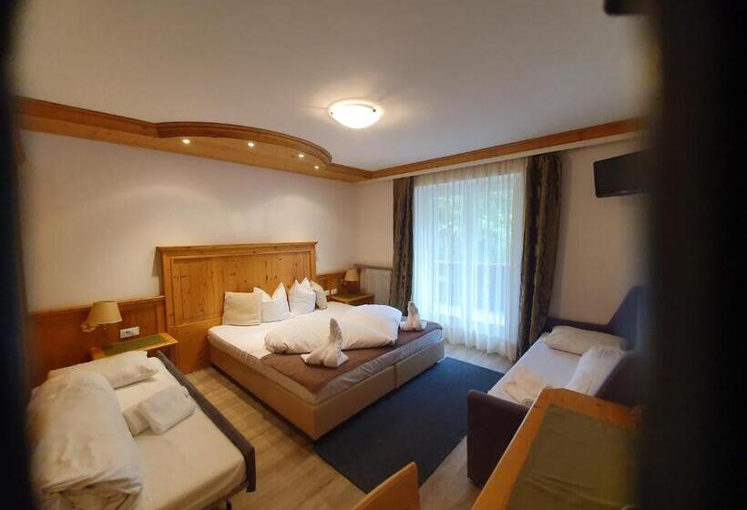 חדר משפחתי, Pension Lärchenhof