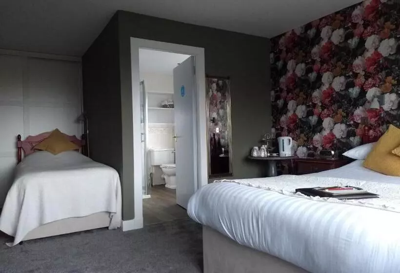 اتاق سه نفره سوپریور با چشم‌انداز دریا, Braeburn Guesthouse