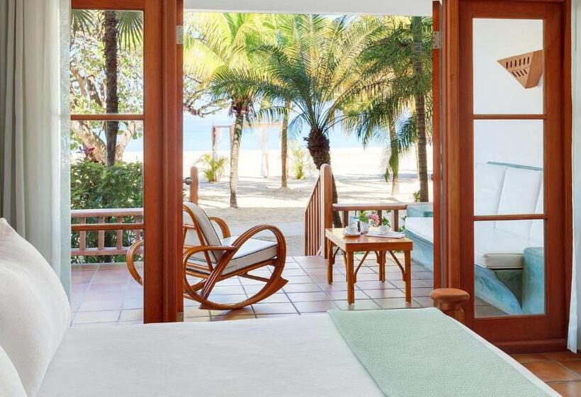 سوئیت پریمیوم, Couples Swept Away - Adults Only