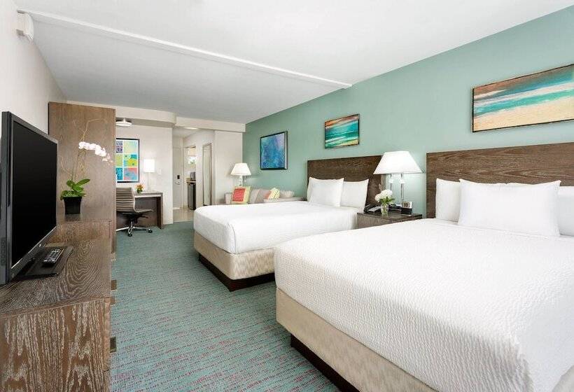 小型套房带阳台, Courtyard By Marriott Waikiki Beach