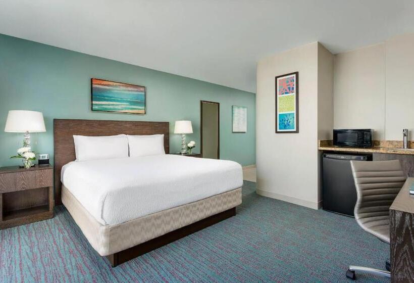 豪华房间, Courtyard By Marriott Waikiki Beach