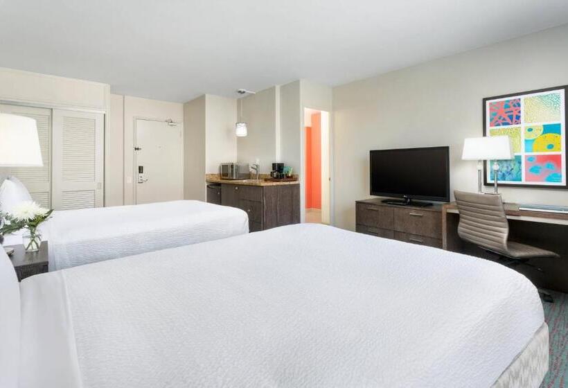 豪华房间, Courtyard By Marriott Waikiki Beach