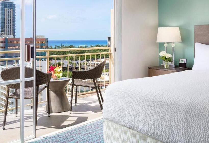 带大床的豪华间, Courtyard By Marriott Waikiki Beach