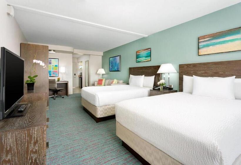 小型套房带阳台, Courtyard By Marriott Waikiki Beach