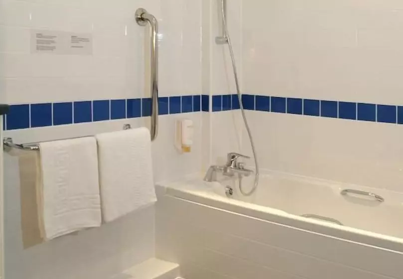 スタンダード4人部屋, Doncaster International