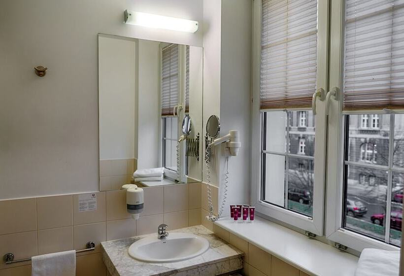 اتاق استاندارد یک نفره, Focus Hotel Szczecin