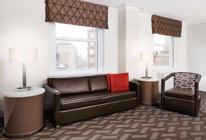 스탠다드 스튜디오, Hilton Boston Park Plaza