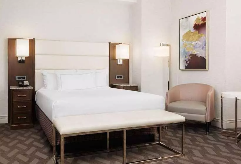 استودیوی استاندارد, Hilton Boston Park Plaza