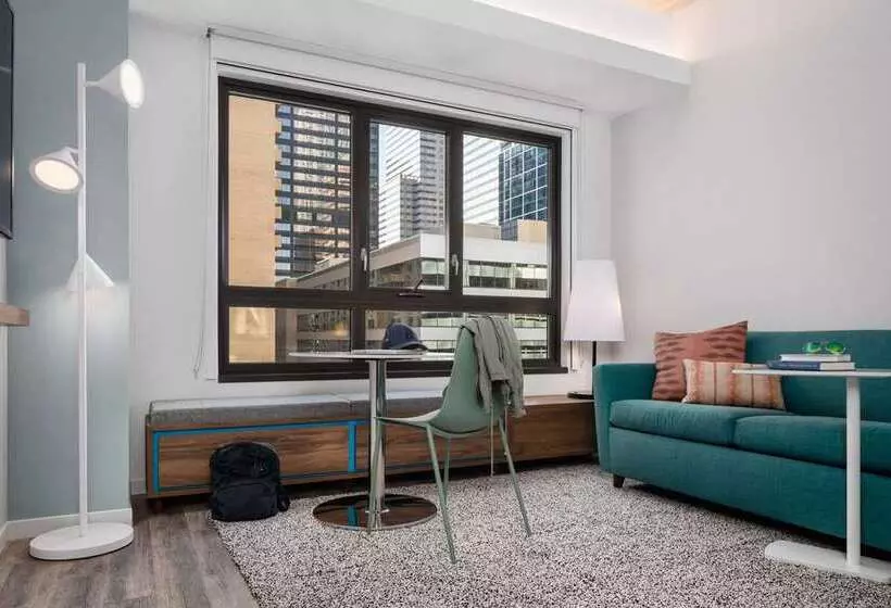 استودیوی استاندارد, Hilton Boston Park Plaza
